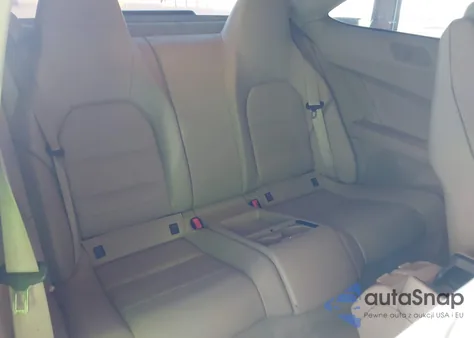 2012 Mercedes-Benz C 250 z USA, uszkodzony, nr VIN WDDGJ4HB4CF775711